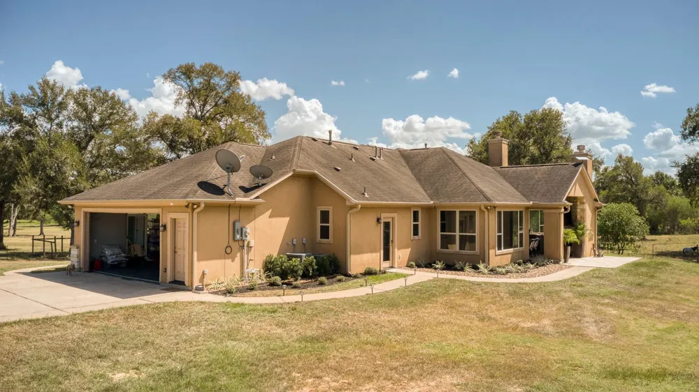 3667 Clemons Switch Road Brookshire, TX 77423