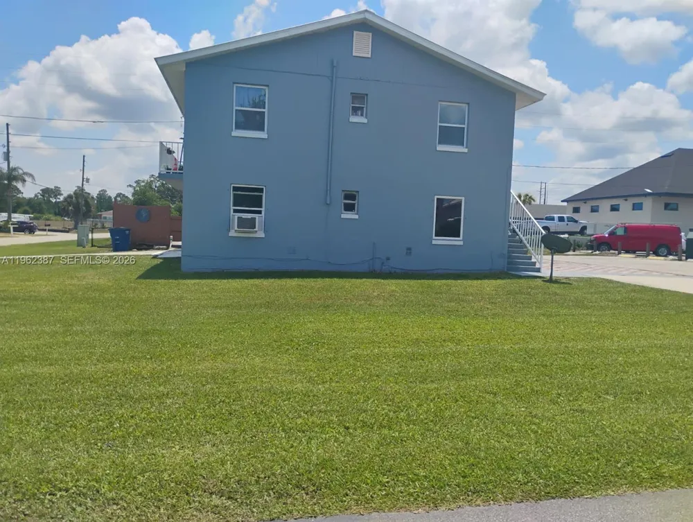 4131 Commercial Dr Sebring, FL 33870