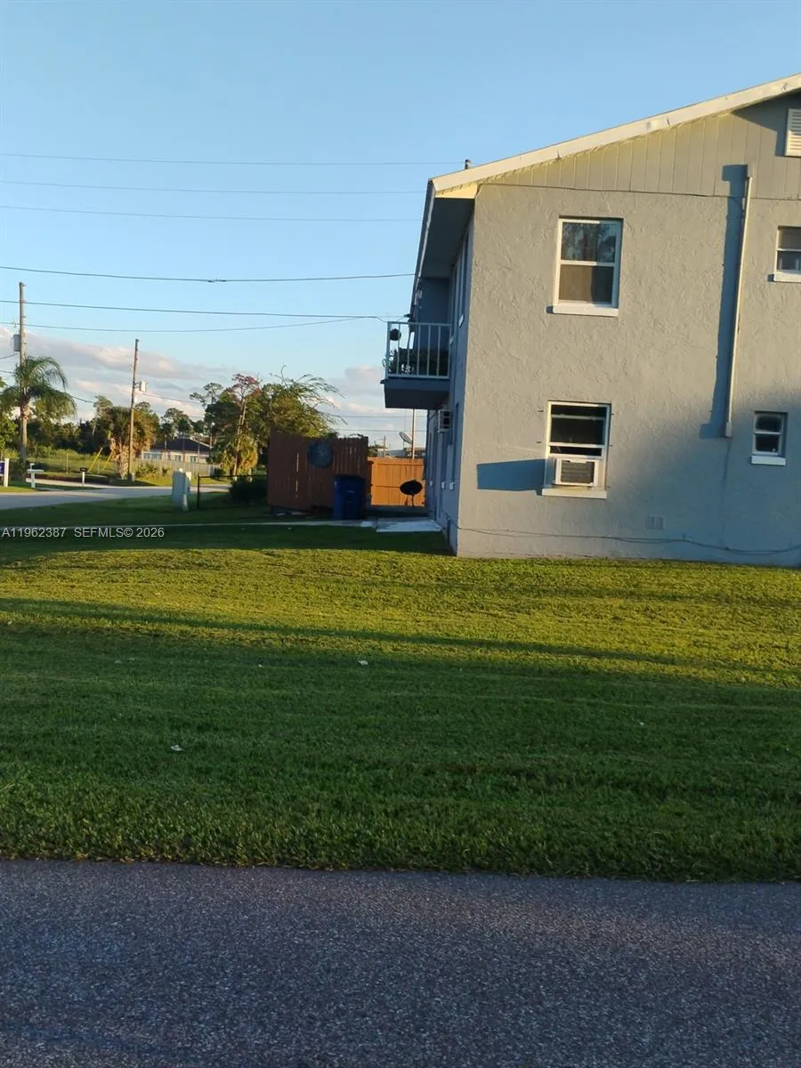 4131 Commercial Dr Sebring, FL 33870