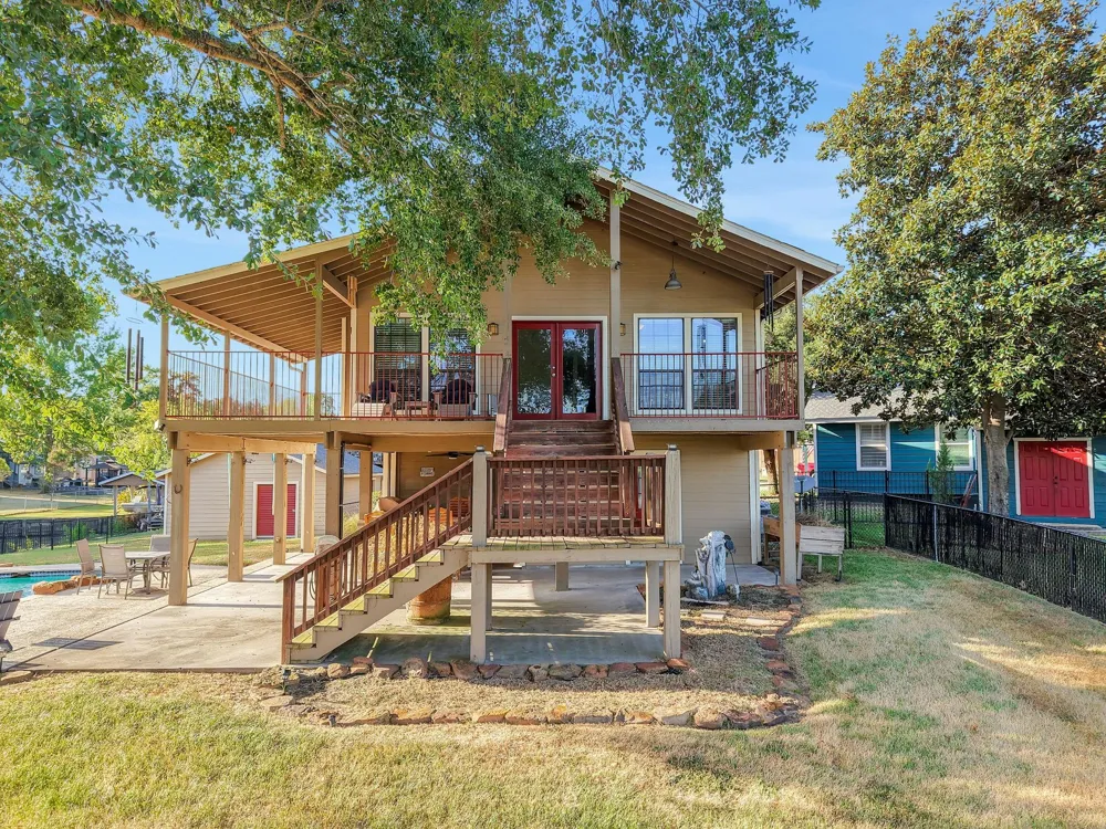 140 Elm Drive Onalaska, TX 77360