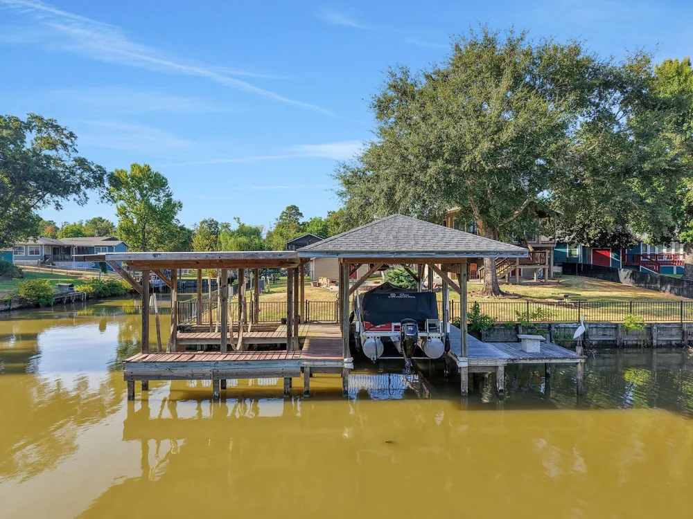 140 Elm Drive Onalaska, TX 77360