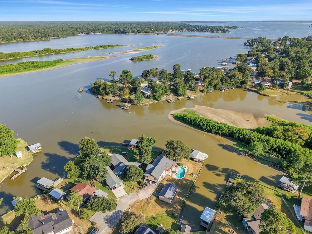 140 Elm Drive Onalaska, TX 77360