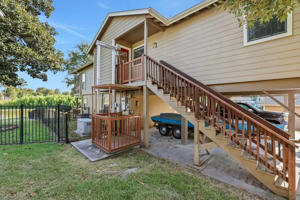 140 Elm Drive Onalaska, TX 77360