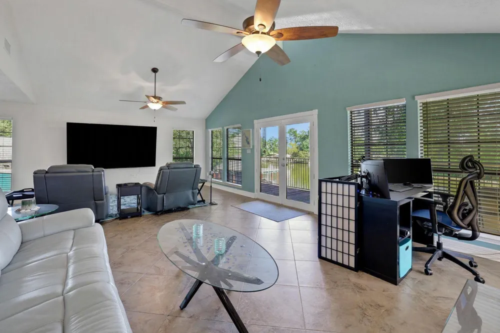 140 Elm Drive Onalaska, TX 77360