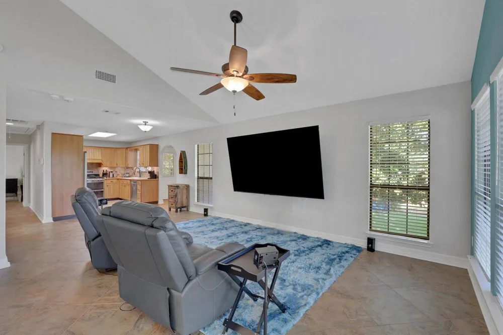 140 Elm Drive Onalaska, TX 77360