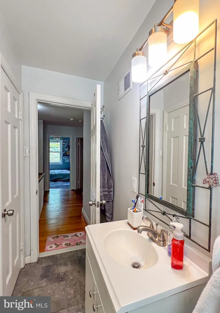 5826 EDMONDSON AVENUE Baltimore, MD 21228