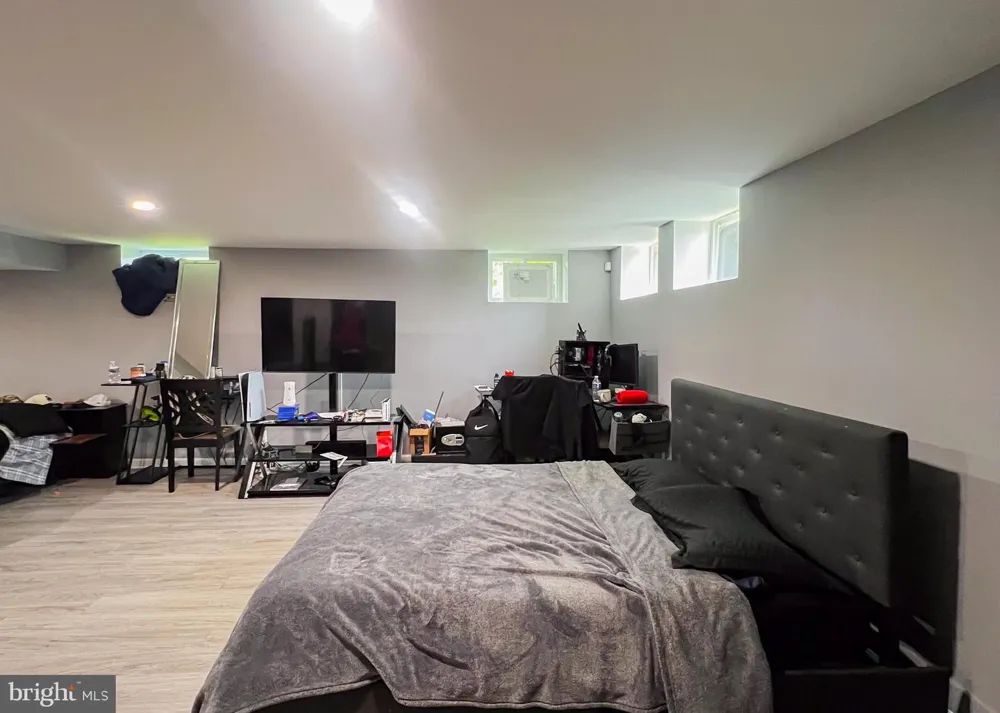 5826 EDMONDSON AVENUE Baltimore, MD 21228