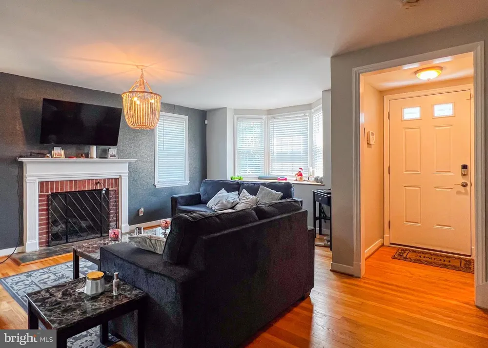 5826 EDMONDSON AVENUE Baltimore, MD 21228
