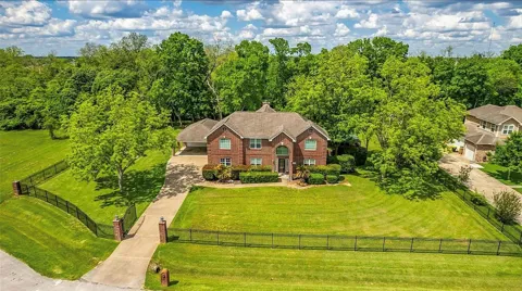 5434 Chinaberry Grove