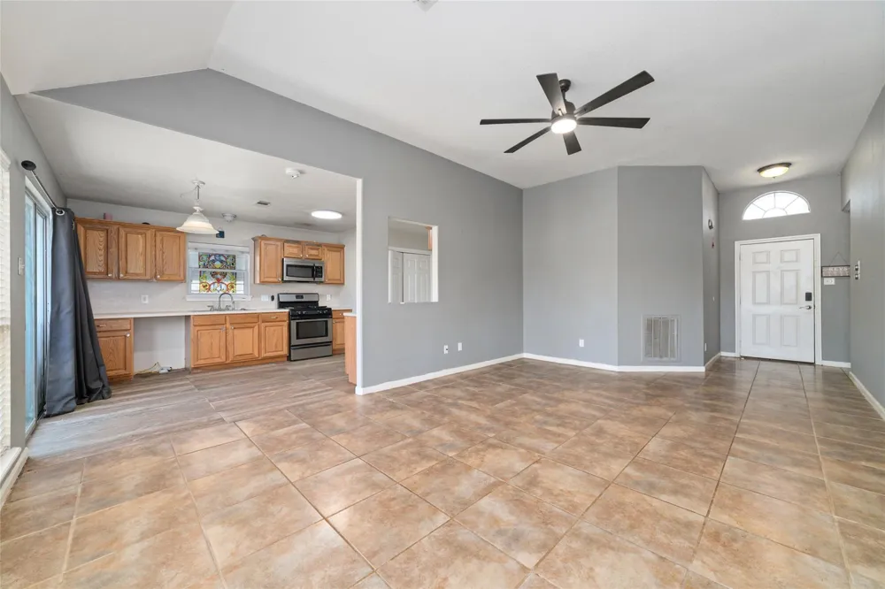 1014 Oak Glen Drive Willis, TX 77378