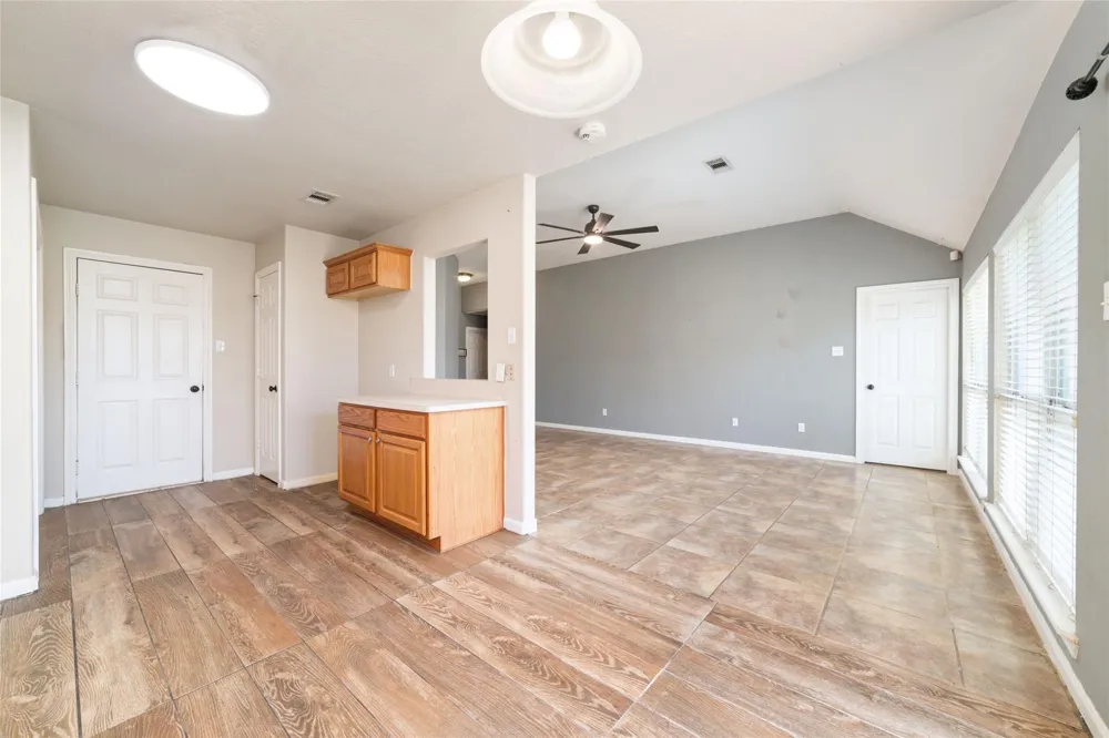 1014 Oak Glen Drive Willis, TX 77378