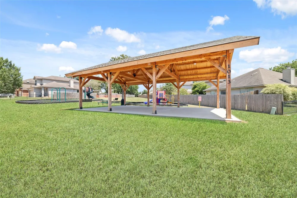 1014 Oak Glen Drive Willis, TX 77378
