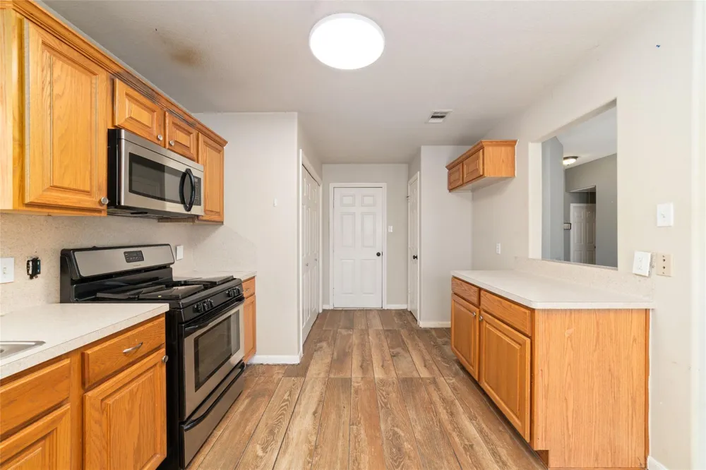 1014 Oak Glen Drive Willis, TX 77378