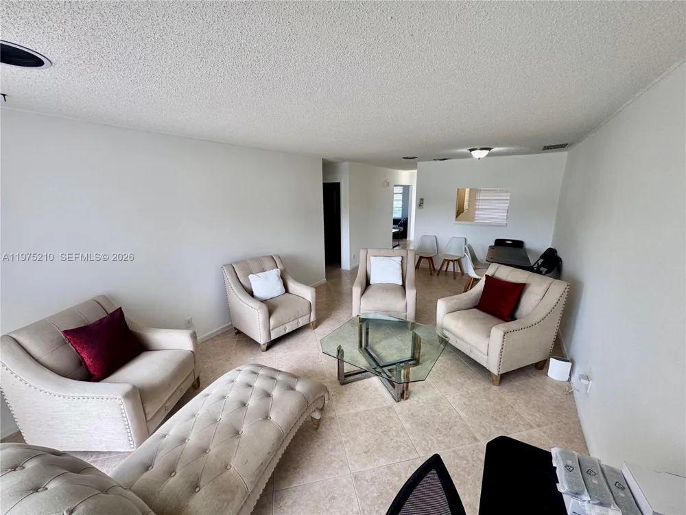 8838 Bella Vista Dr Boca Raton, FL 33433