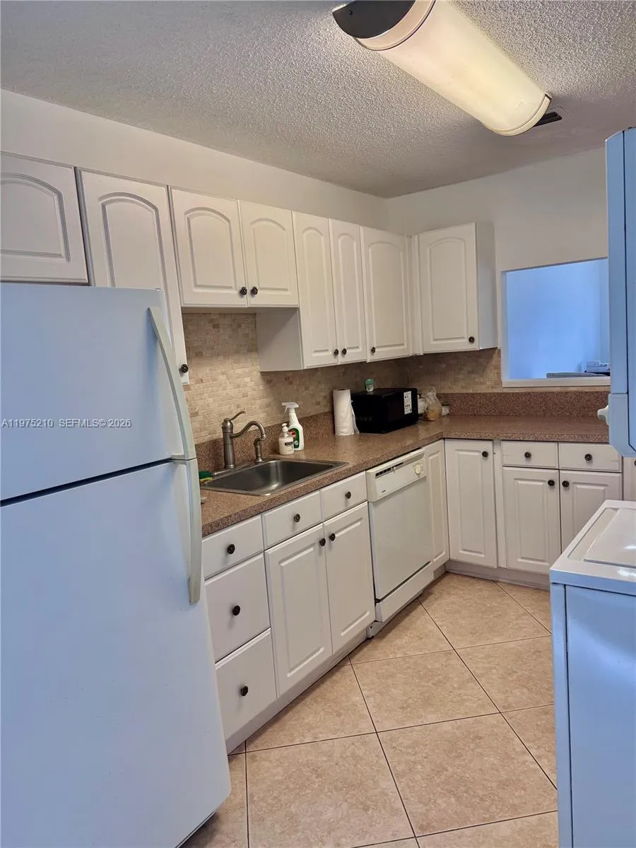 8838 Bella Vista Dr Boca Raton, FL 33433