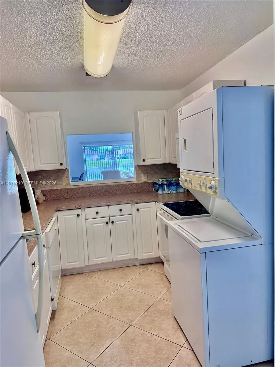 8838 Bella Vista Dr Boca Raton, FL 33433