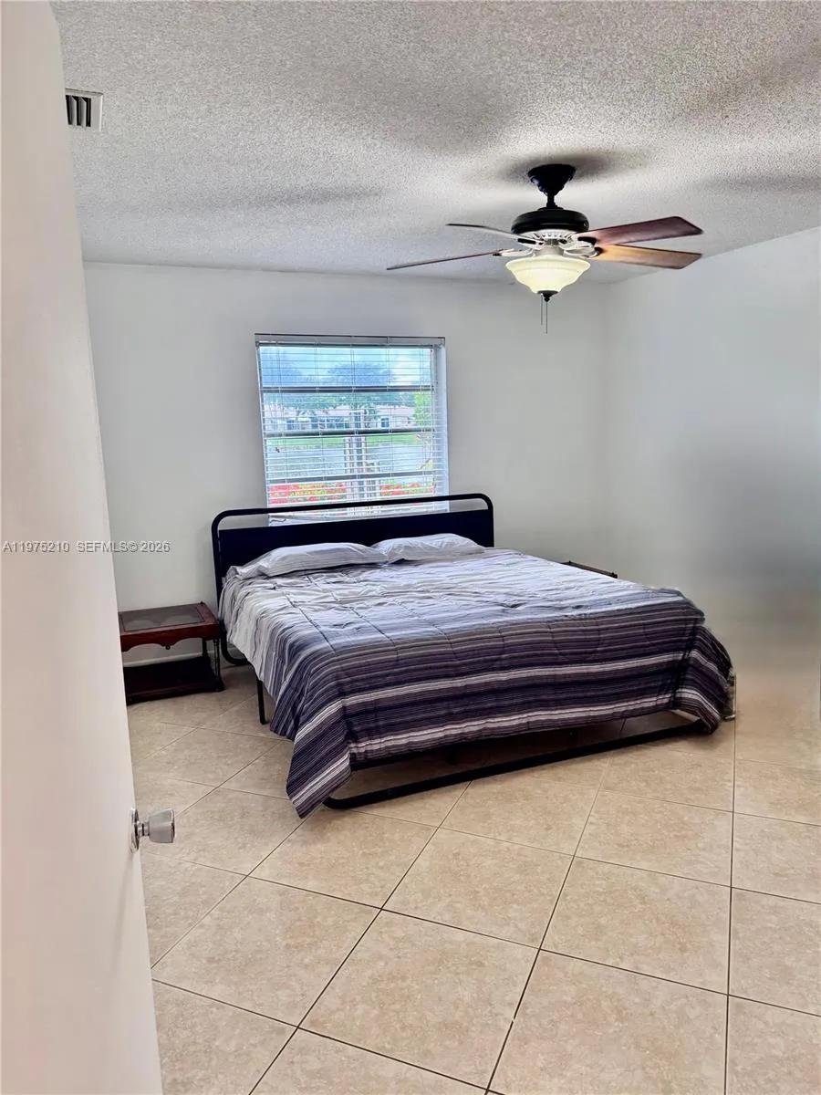 8838 Bella Vista Dr Boca Raton, FL 33433