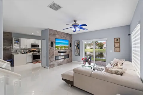 4301 Macarthur Palm Trl