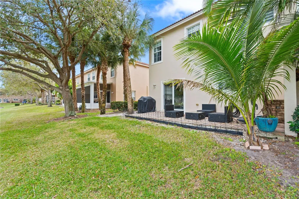 4301 Macarthur Palm Trl Green Acres, FL 33463