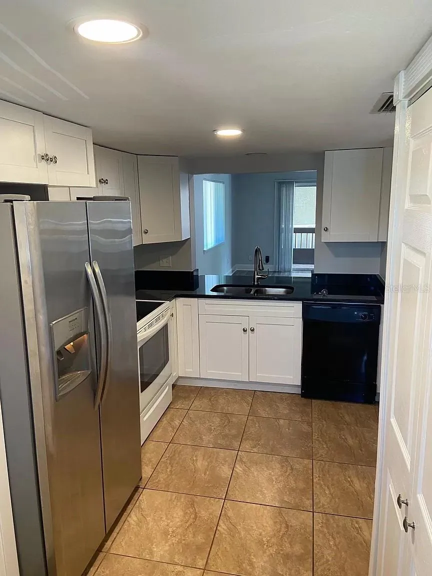 6308 NEWTOWN CIRCLE #8B1 Tampa, FL 33615