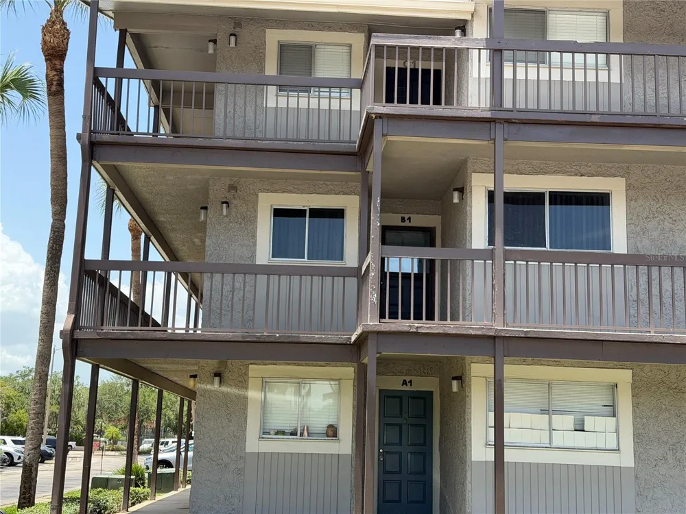 6308 NEWTOWN CIRCLE #8B1 Tampa, FL 33615