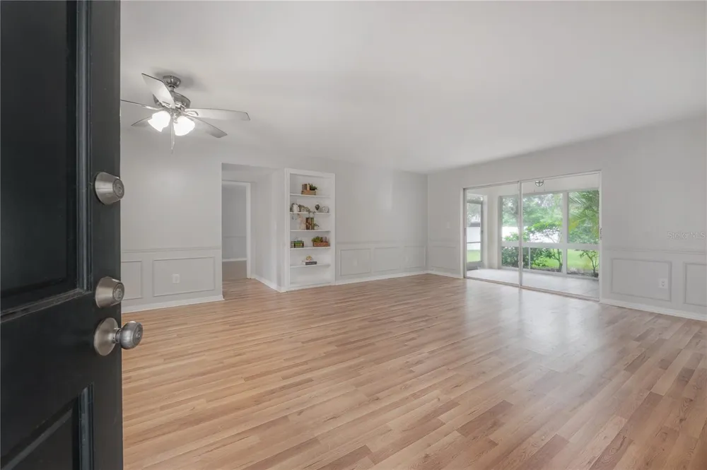 10391 CARROLLWOOD LANE #294 Tampa, FL 33618