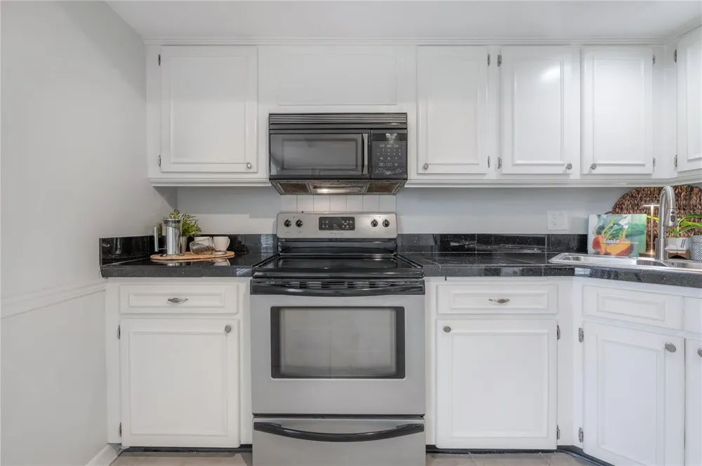 10391 CARROLLWOOD LANE #294 Tampa, FL 33618