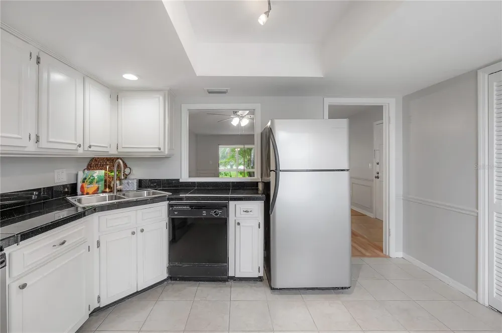 10391 CARROLLWOOD LANE #294 Tampa, FL 33618