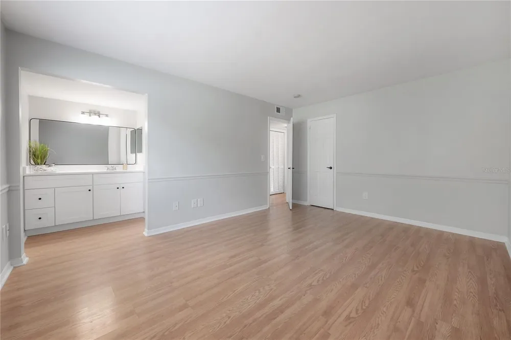 10391 CARROLLWOOD LANE #294 Tampa, FL 33618