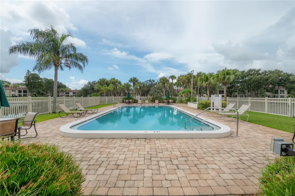 10391 CARROLLWOOD LANE #294 Tampa, FL 33618