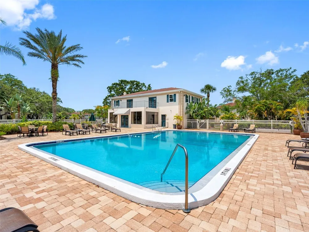 10391 CARROLLWOOD LANE #294 Tampa, FL 33618
