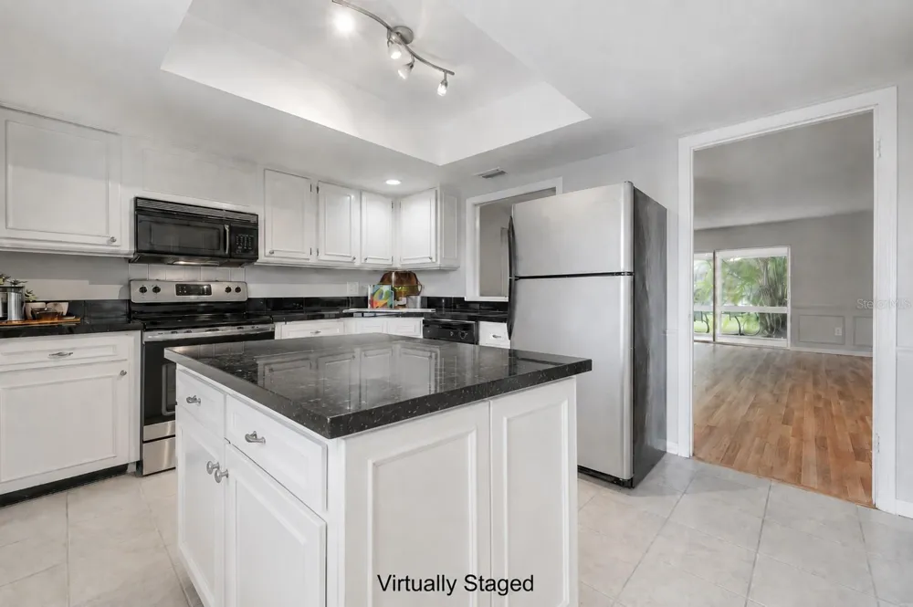 10391 CARROLLWOOD LANE #294 Tampa, FL 33618