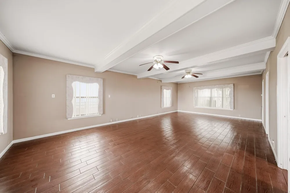 9719 I 10 Frontage Road Sealy, TX 77474