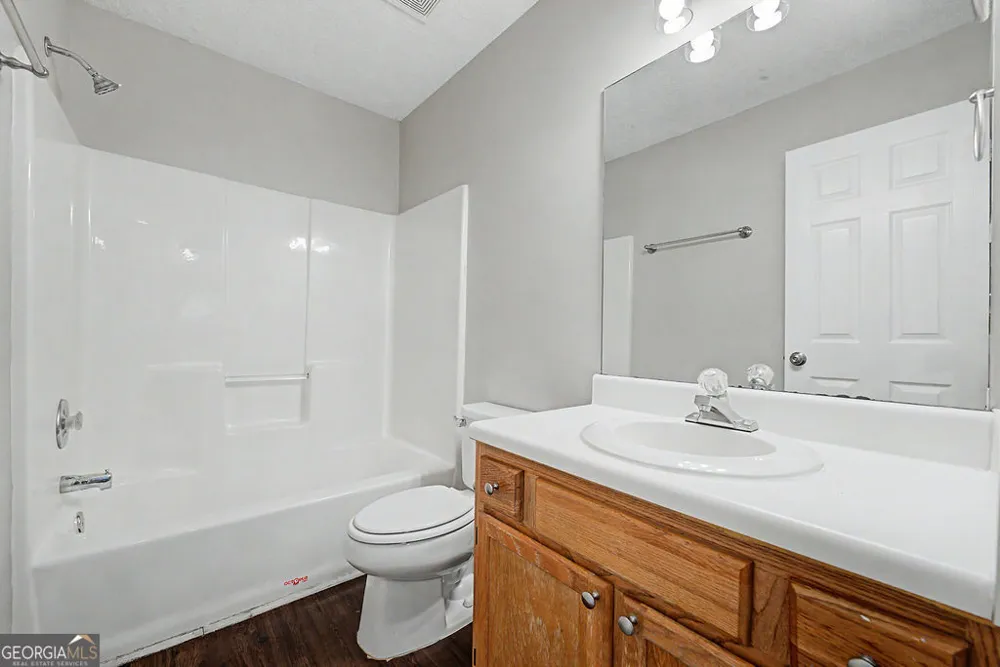 176 Shallow Ridge LN NE Kennesaw, GA 30144