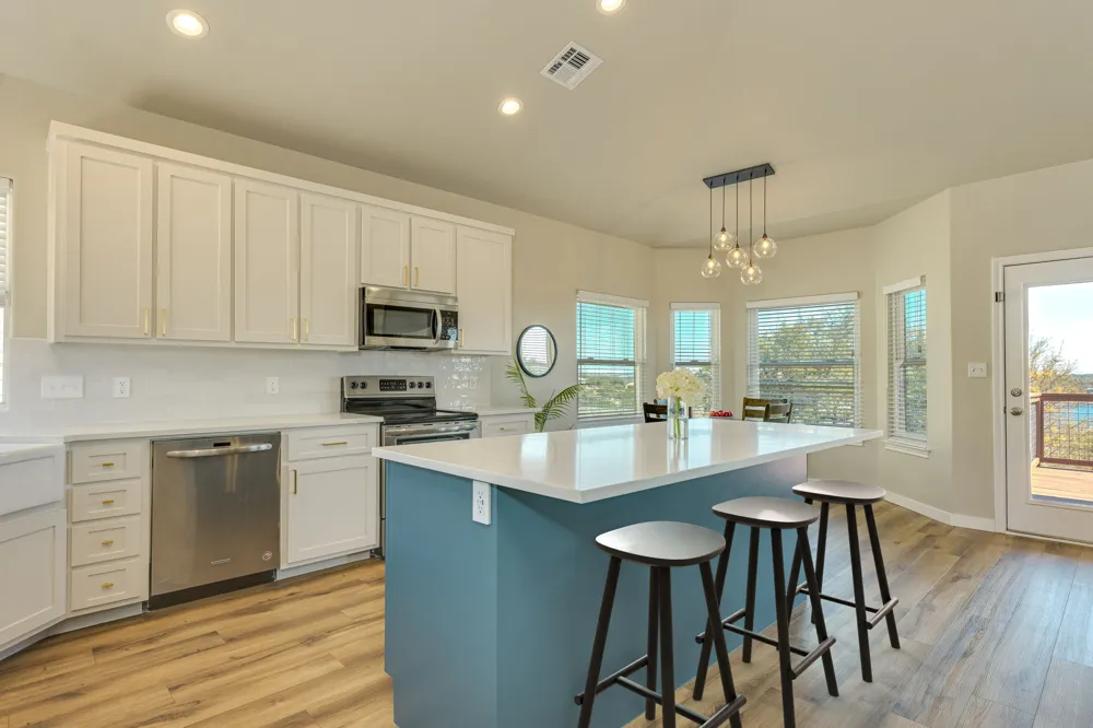 330 Southwind Road Point Venture, TX 78645