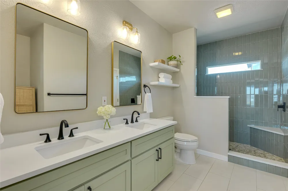 330 Southwind Road Point Venture, TX 78645