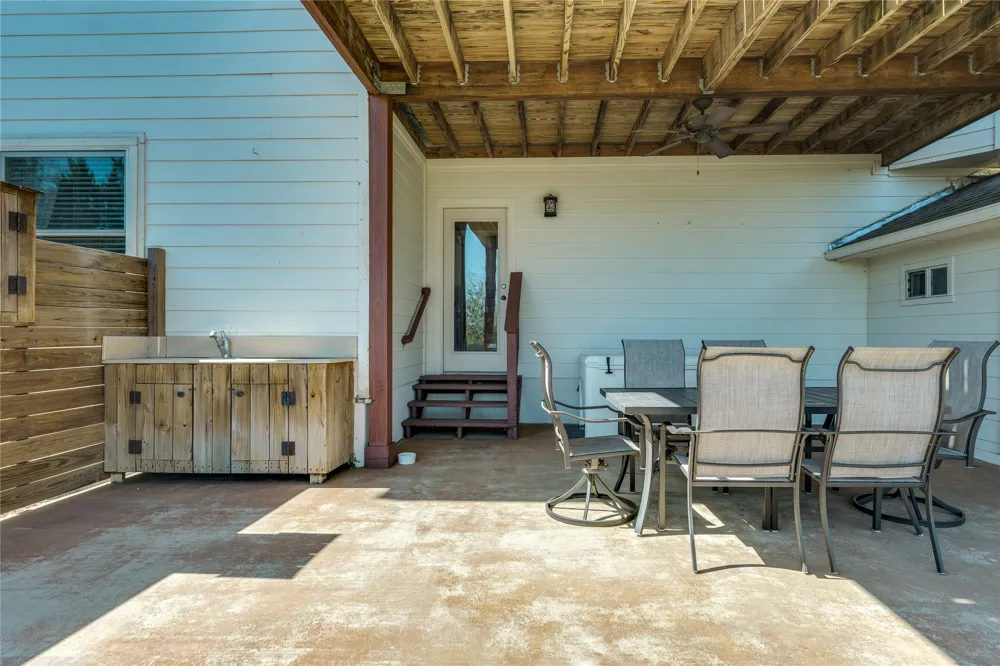 330 Southwind Road Point Venture, TX 78645