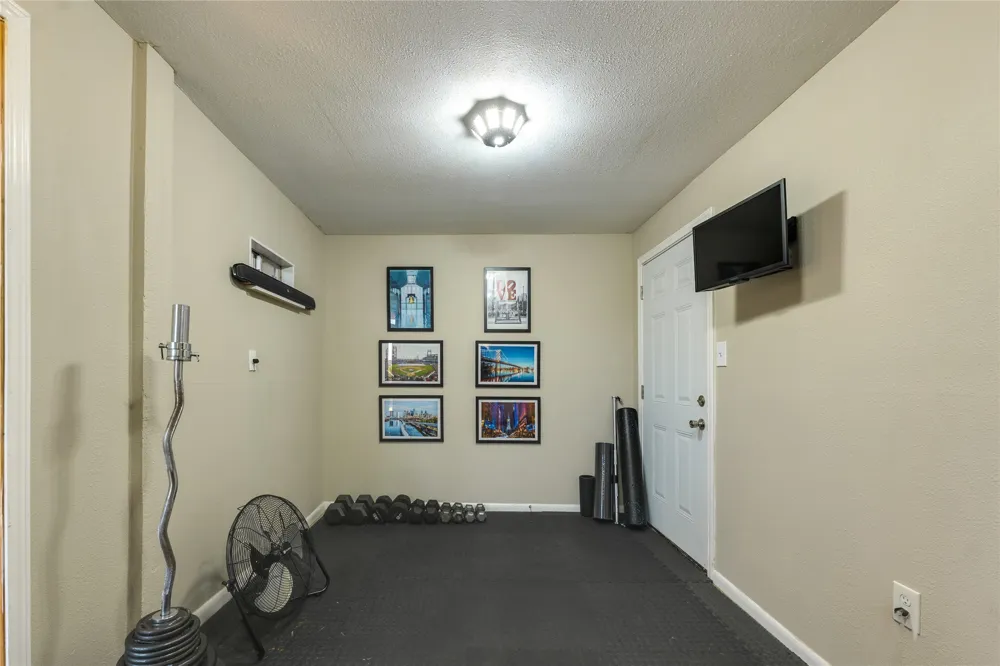 330 Southwind Road Point Venture, TX 78645