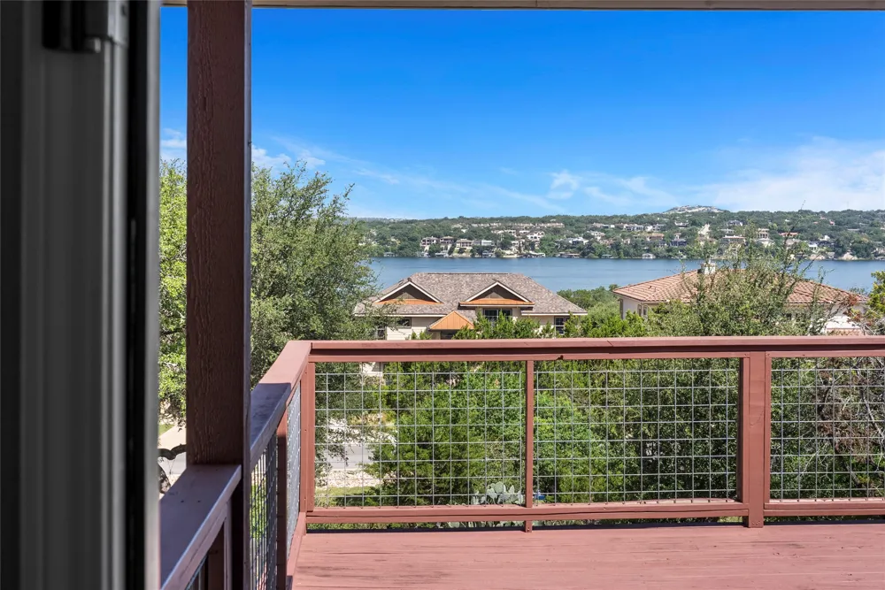 330 Southwind Road Point Venture, TX 78645