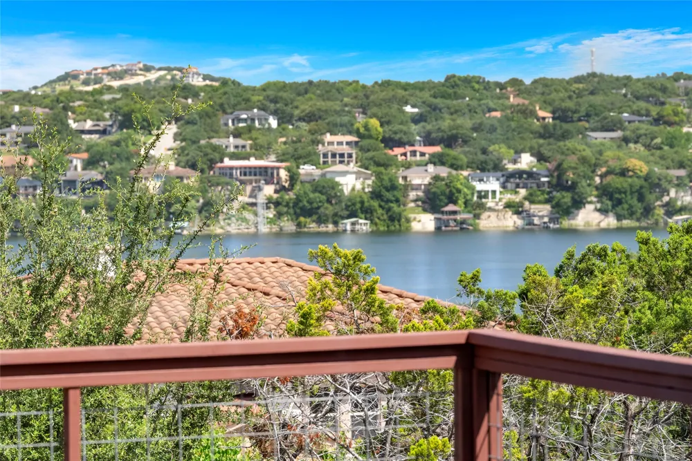330 Southwind Road Point Venture, TX 78645