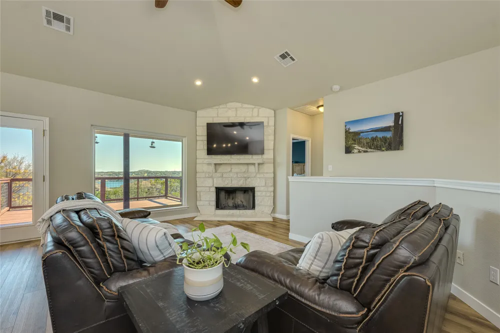 330 Southwind Road Point Venture, TX 78645