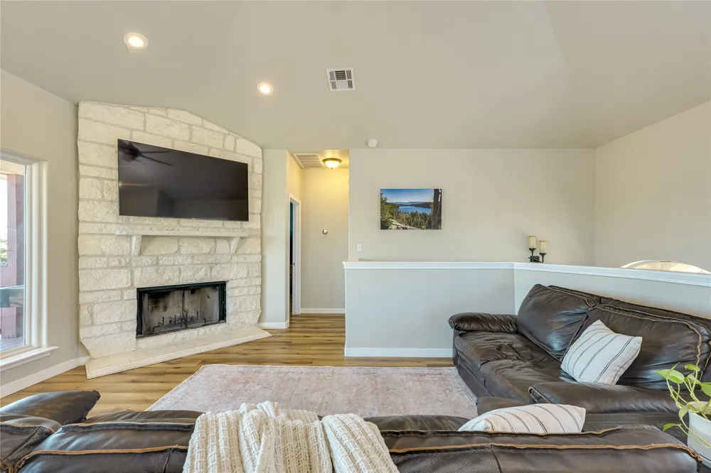 330 Southwind Road Point Venture, TX 78645