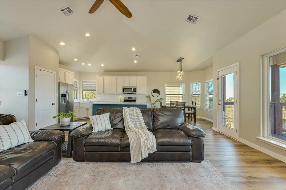 330 Southwind Road Point Venture, TX 78645