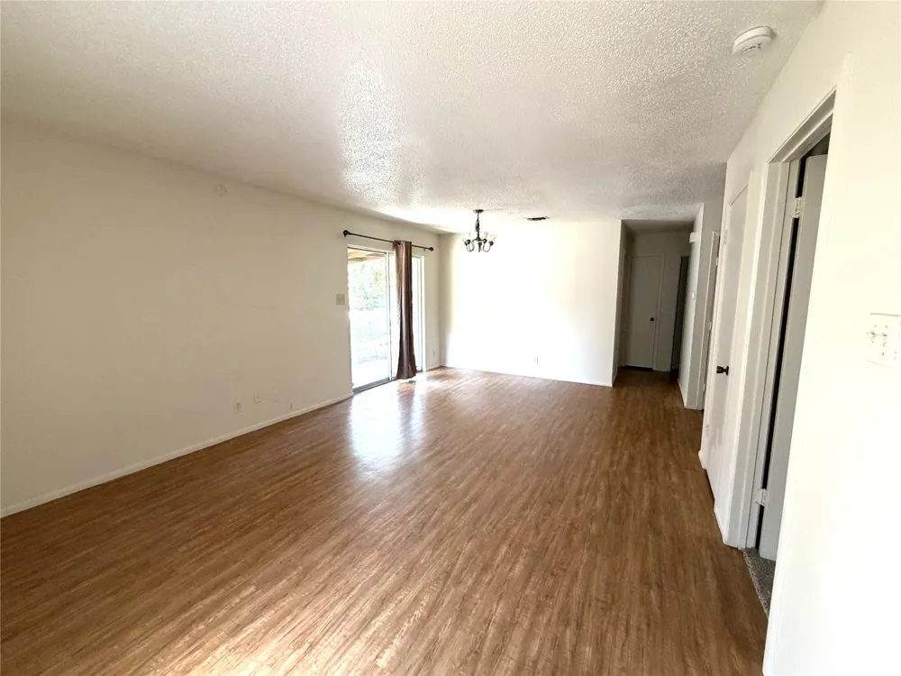 421 Live Oak Street Kyle, TX 78640