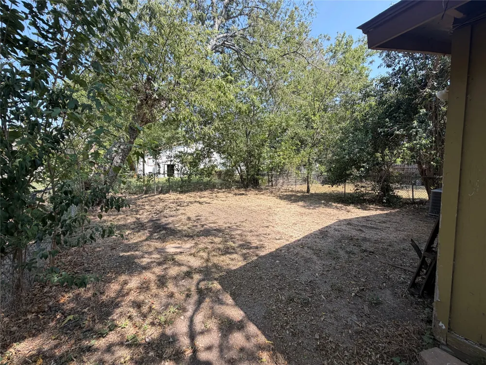 421 Live Oak Street Kyle, TX 78640
