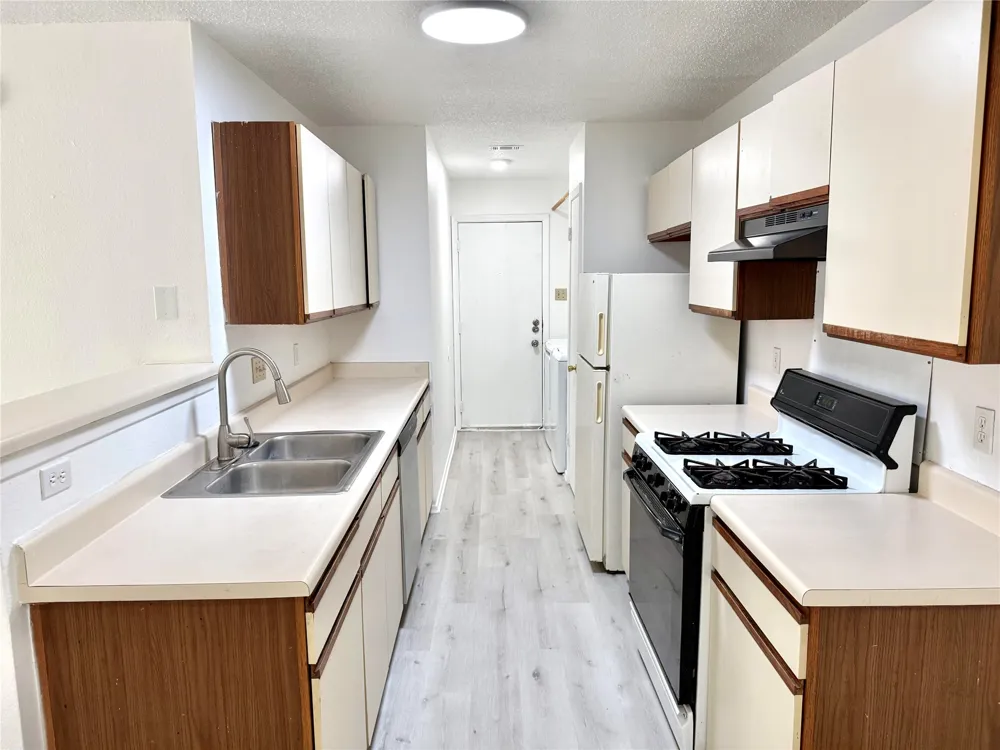 403 Country Aire Drive Round Rock, TX 78664
