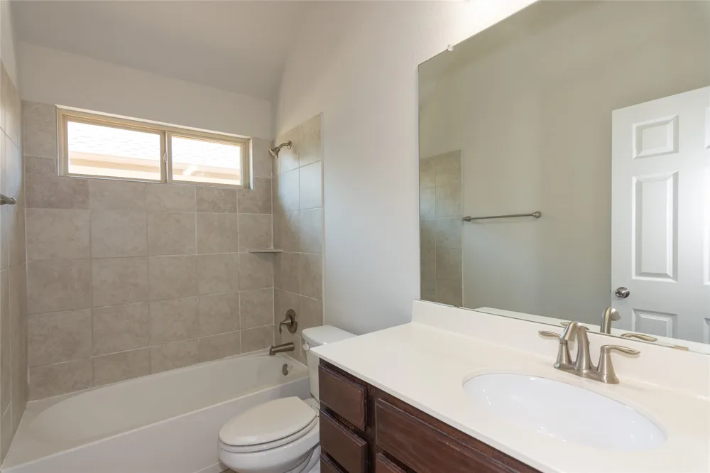 1916 Bobbywoods Lane Manchaca, TX 78652