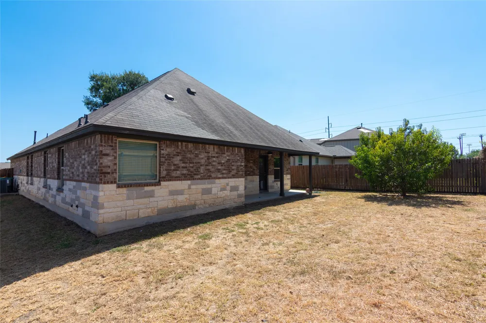 1916 Bobbywoods Lane Manchaca, TX 78652