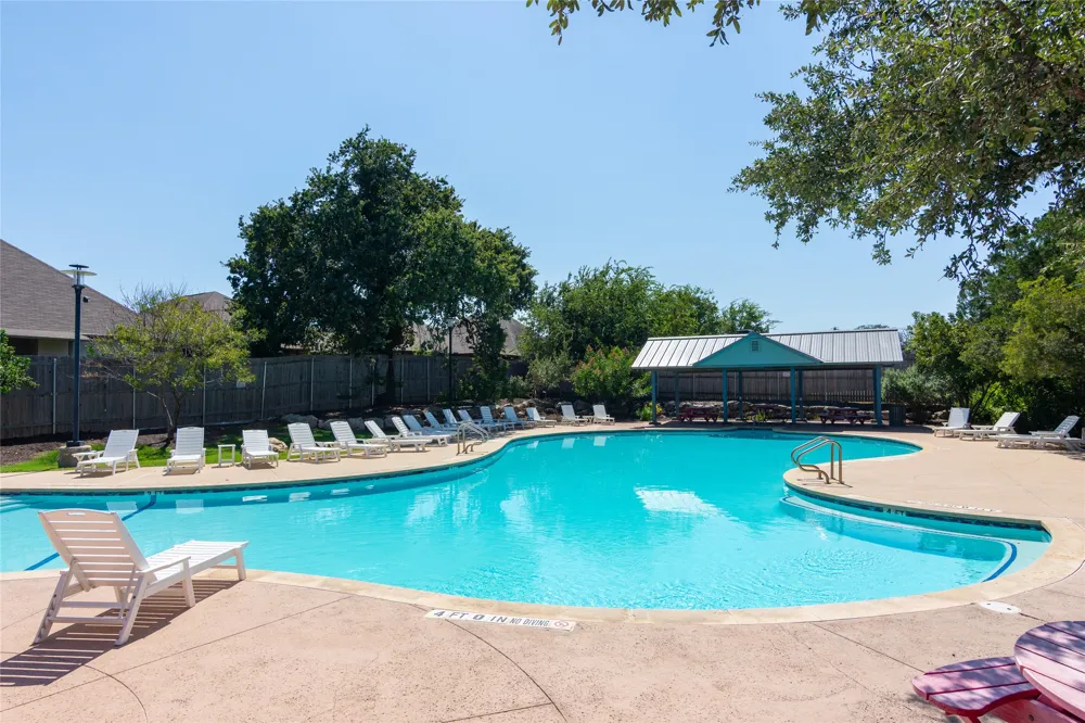 1916 Bobbywoods Lane Manchaca, TX 78652