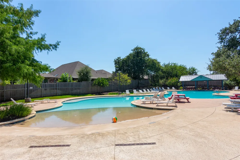 1916 Bobbywoods Lane Manchaca, TX 78652